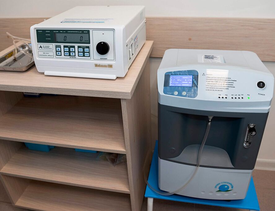 Ozonizers for medical ozone production